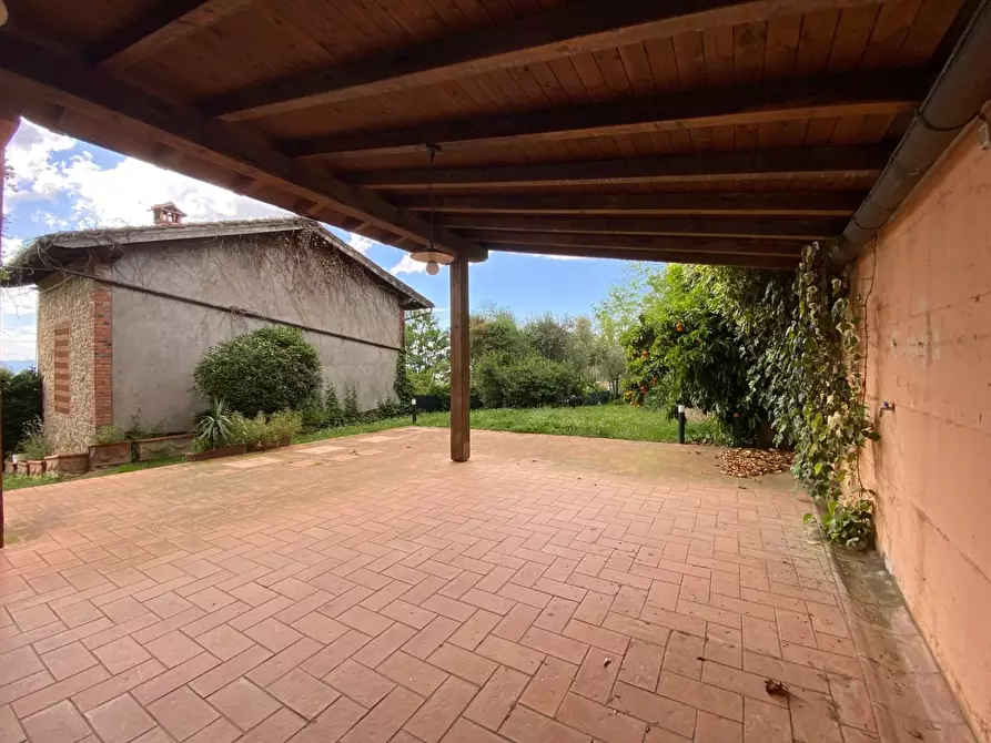 Immagine 32 di Casa colonica in vendita  a Vinci