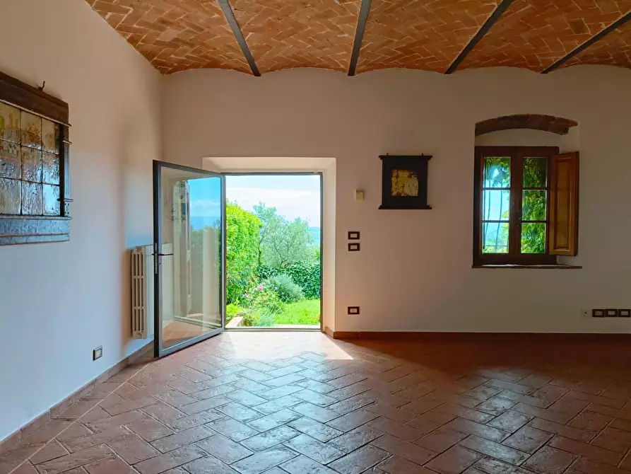Immagine 12 di Casa colonica in vendita  a Vinci