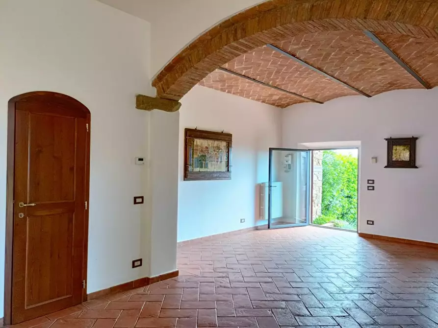Immagine 15 di Casa colonica in vendita  a Vinci