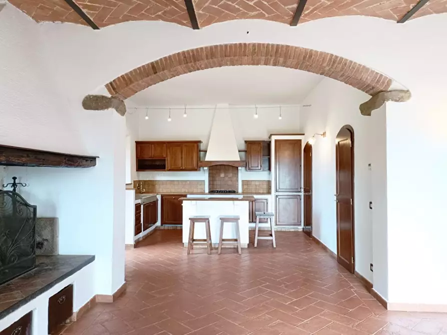 Immagine 18 di Casa colonica in vendita  a Vinci