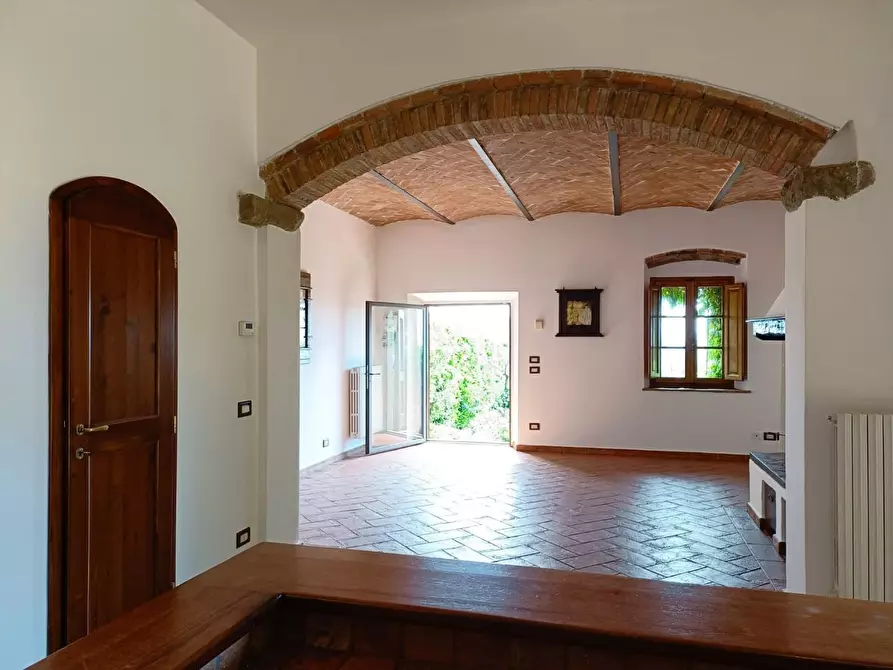 Immagine 11 di Casa colonica in vendita  a Vinci