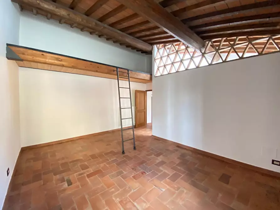 Immagine 31 di Casa colonica in vendita  a Vinci