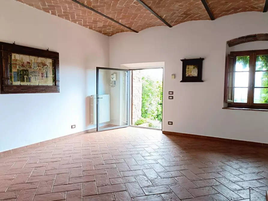 Immagine 9 di Casa colonica in vendita  a Vinci