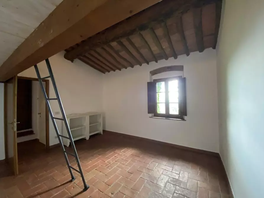 Immagine 38 di Casa colonica in vendita  a Vinci
