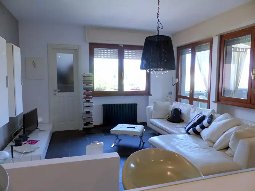 Immagine 12 di Appartamento in vendita  a Camaiore