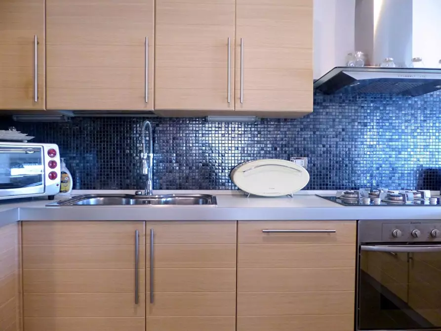 Immagine 11 di Appartamento in vendita  a Camaiore