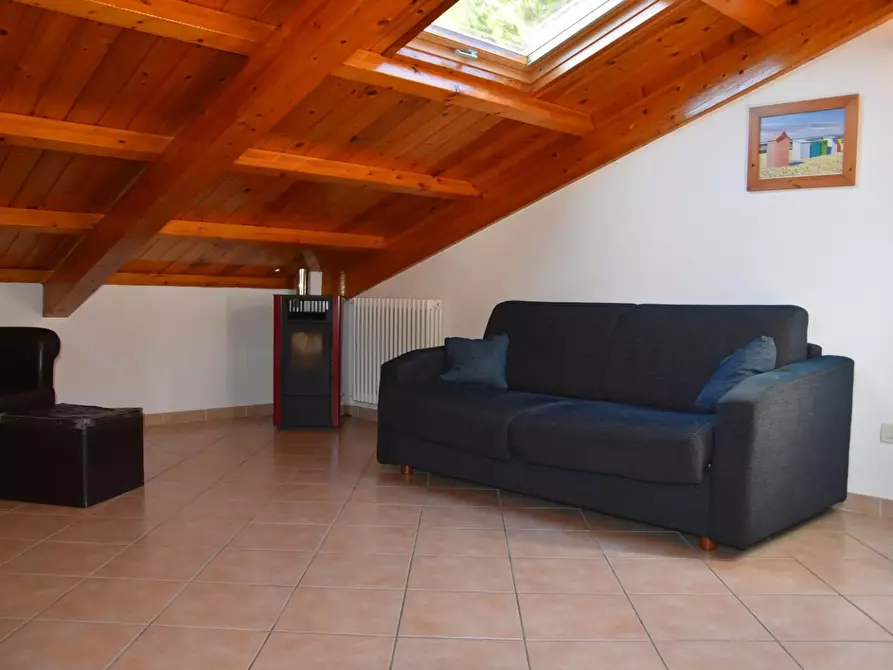 Immagine 13 di Mansarda in affitto  a Massa