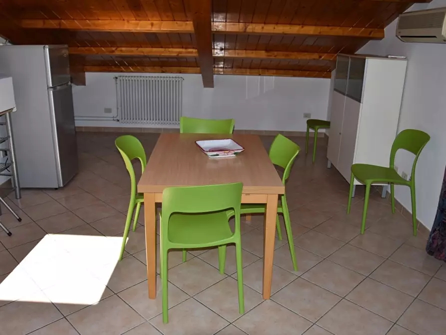 Immagine 8 di Mansarda in affitto  a Massa