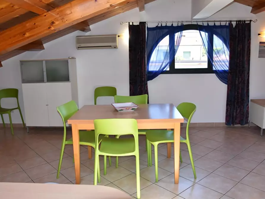 Immagine 10 di Mansarda in affitto  a Massa