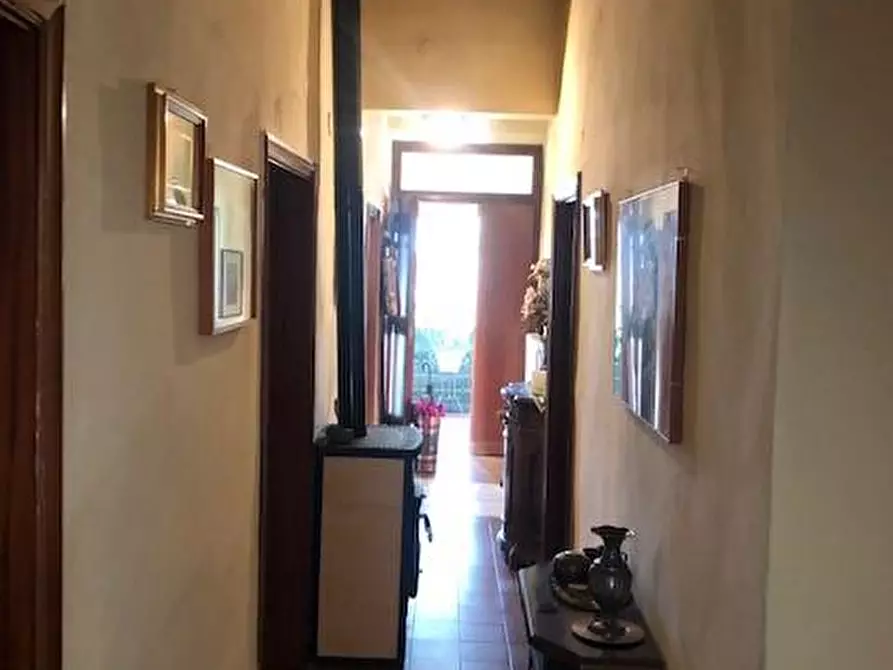Immagine 11 di Casa semindipendente in vendita  a Siena