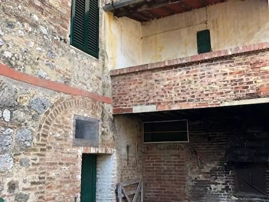 Immagine 23 di Casa semindipendente in vendita  a Siena