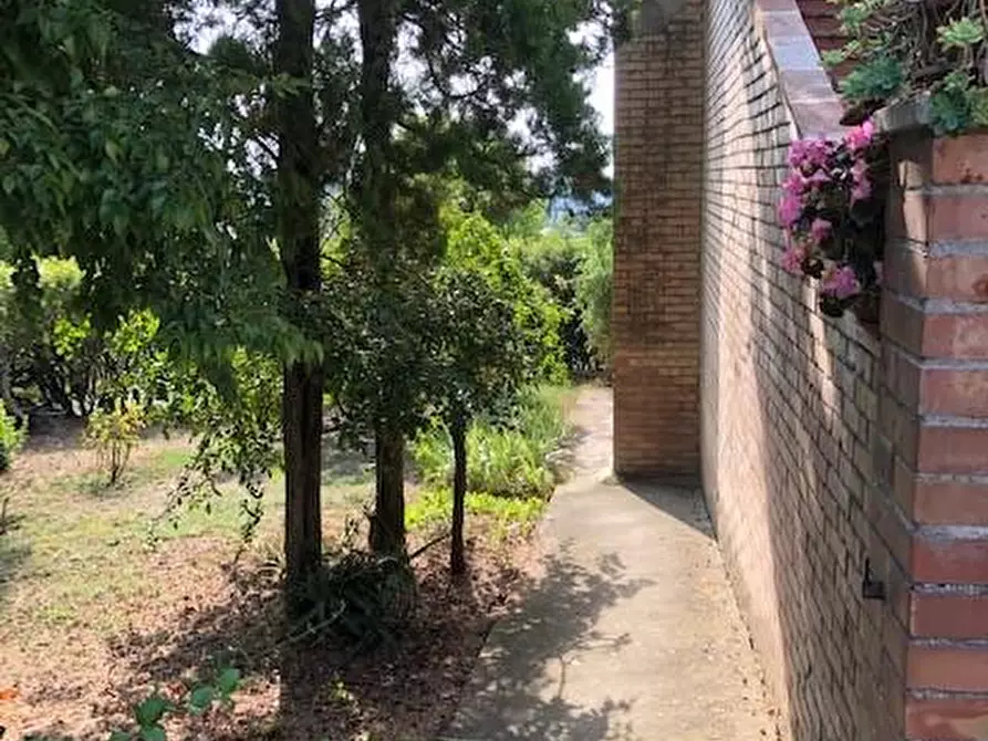 Immagine 17 di Casa semindipendente in vendita  a Siena