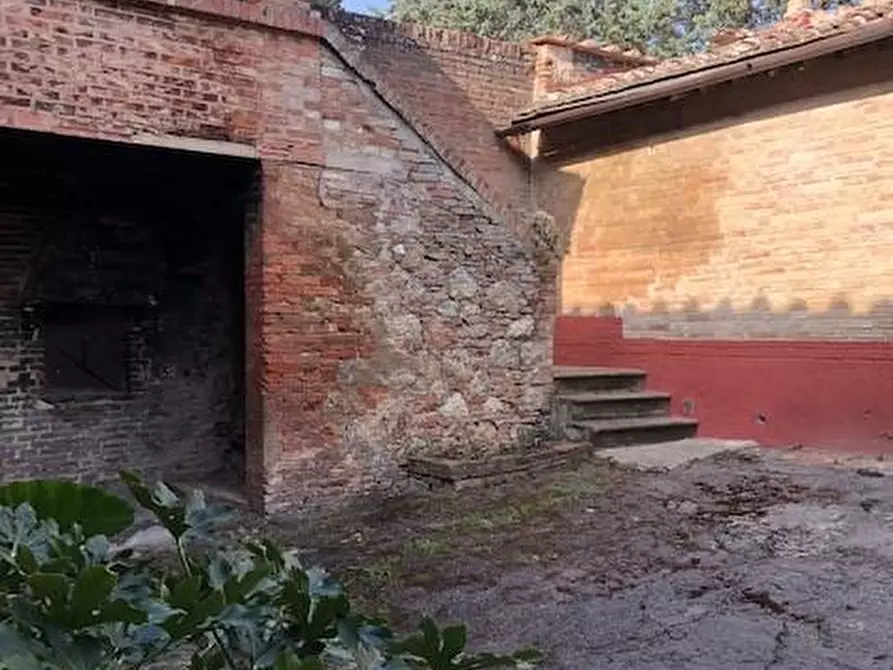 Immagine 22 di Casa semindipendente in vendita  a Siena