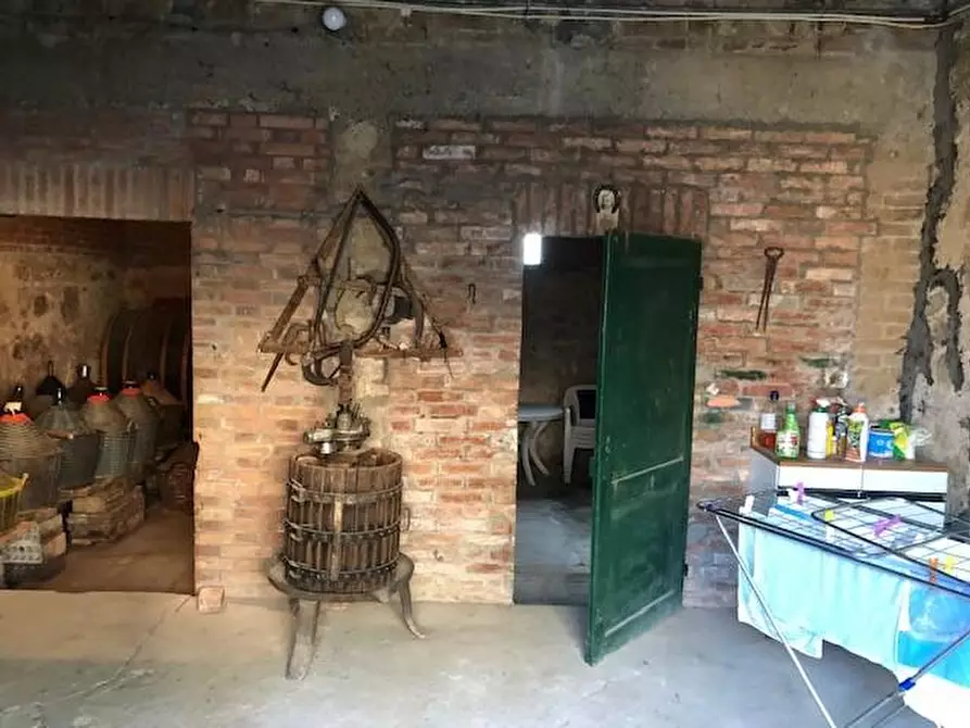 Immagine 19 di Casa semindipendente in vendita  a Siena