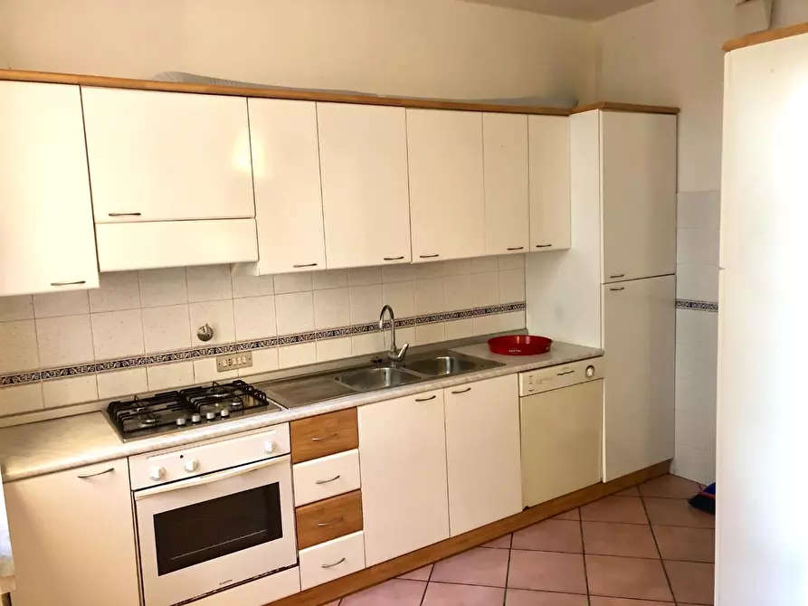 Immagine 21 di Terratetto in vendita  a Massa