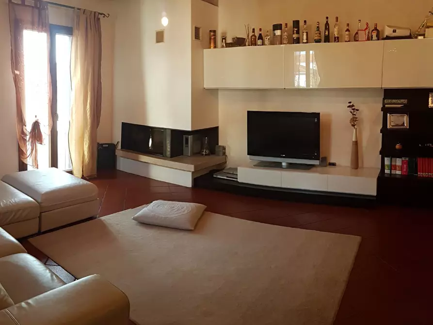 Immagine 4 di Appartamento in vendita  a Cascina