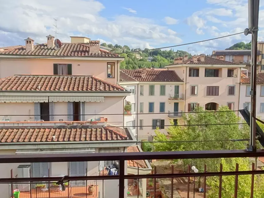 Immagine 2 di Appartamento in vendita  a Poggibonsi