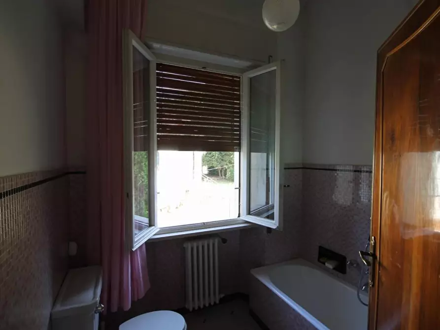 Immagine 17 di Villa in vendita  a Lucca