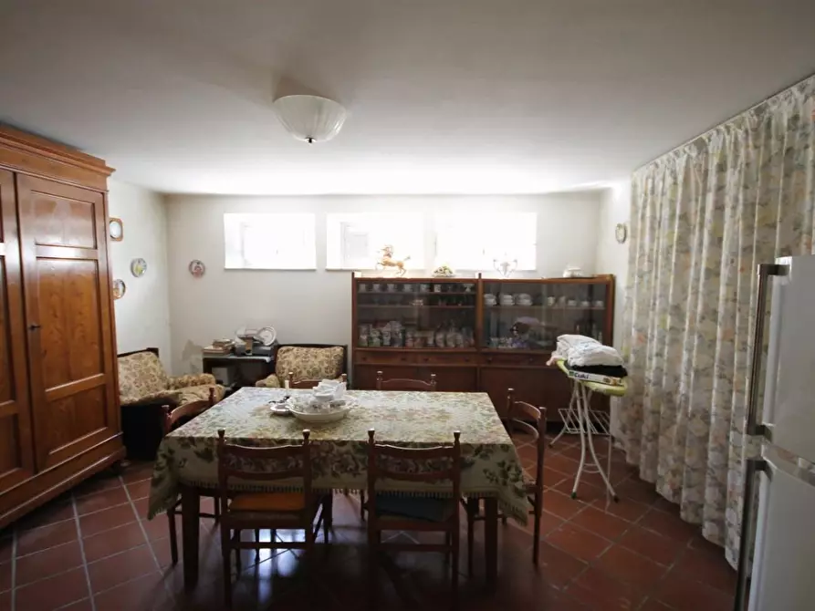 Immagine 19 di Villa in vendita  a Lucca