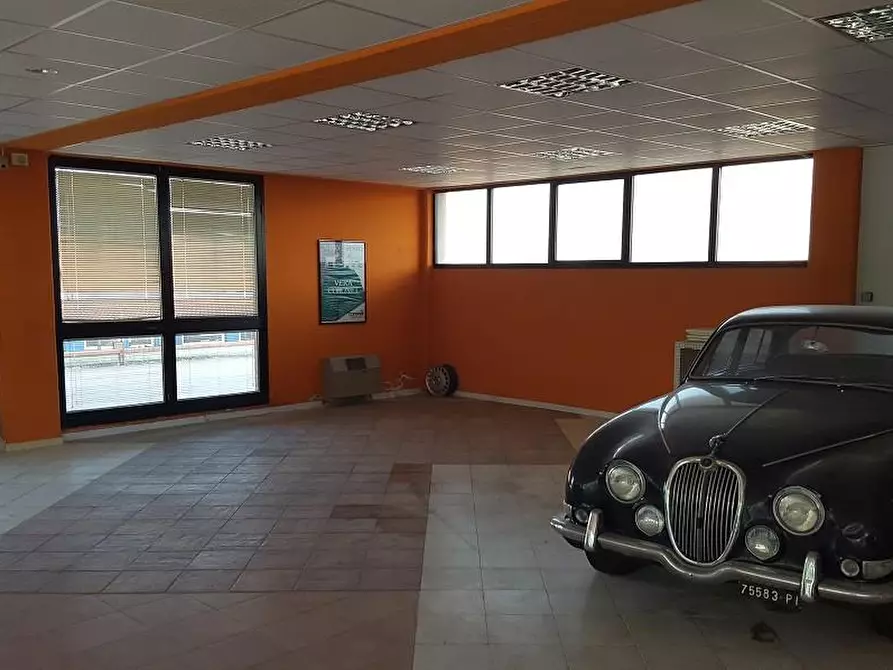 Immagine 6 di Negozio in affitto  a San Miniato