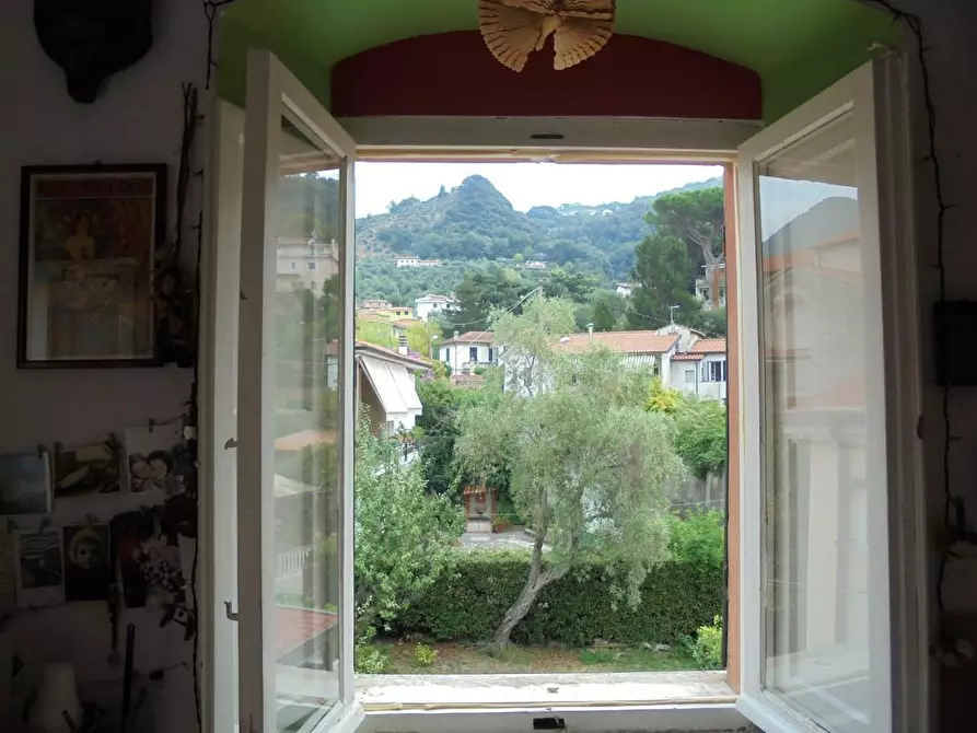 Immagine 4 di Appartamento in vendita  a Massa