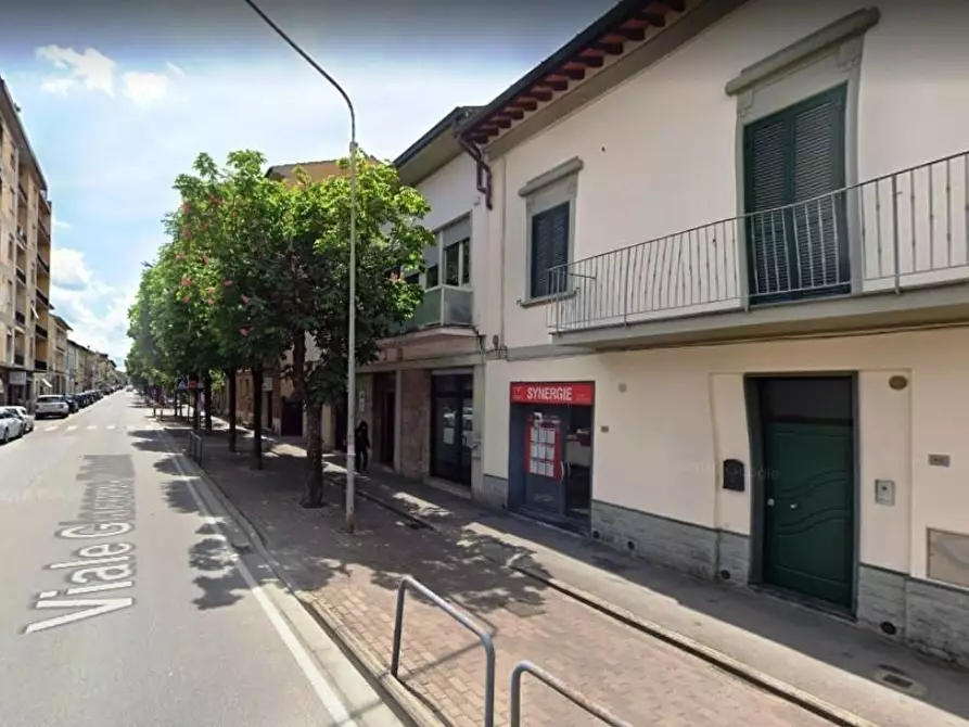 Immagine 2 di Locale commerciale in vendita  a Certaldo