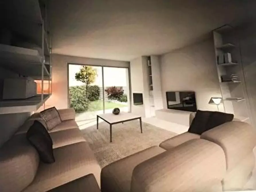 Immagine 2 di Casa quadrifamiliare in vendita  a Pontedera