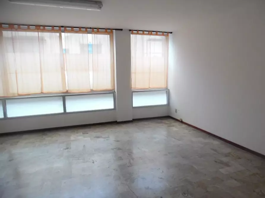 Immagine 4 di Ufficio in vendita  a Pontedera