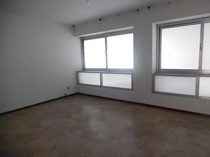 Immagine 5 di Ufficio in vendita  a Pontedera