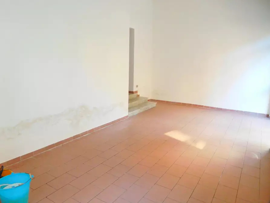 Immagine 2 di Locale commerciale in vendita  a Pisa