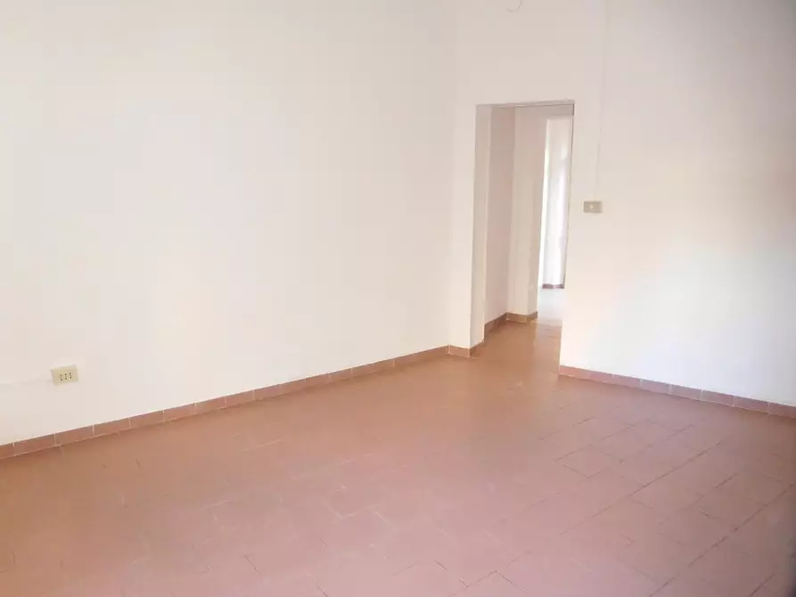 Immagine 5 di Locale commerciale in vendita  a Pisa