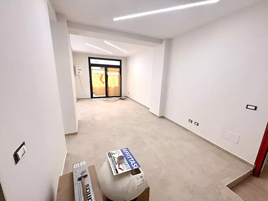 Immagine 6 di Locale commerciale in affitto  a Pontedera
