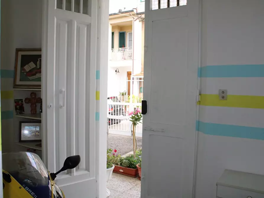 Immagine 12 di Villa in vendita  a Ponsacco