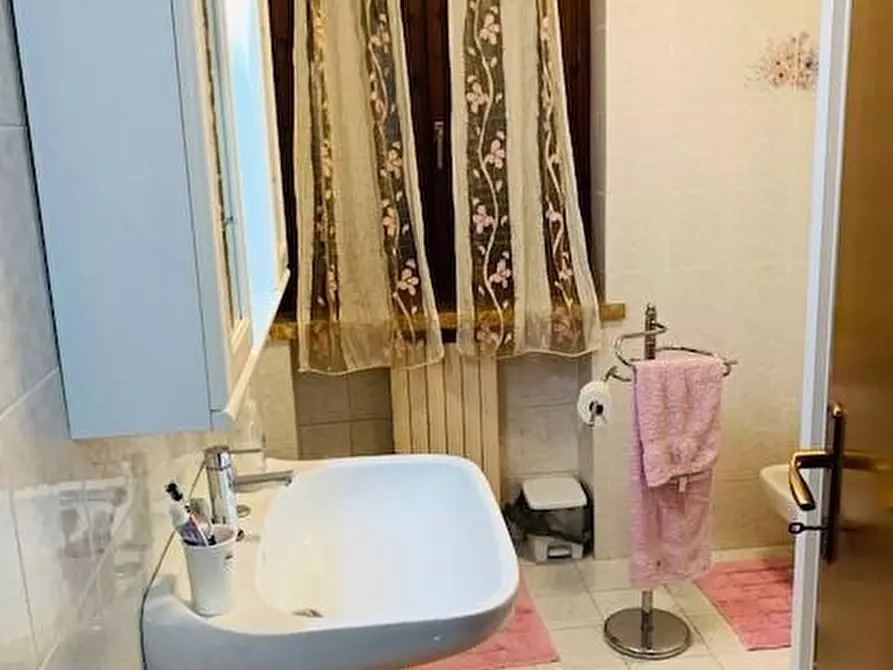 Immagine 13 di Villetta a schiera in vendita  a Calci