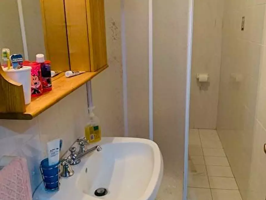 Immagine 11 di Villetta a schiera in vendita  a Calci