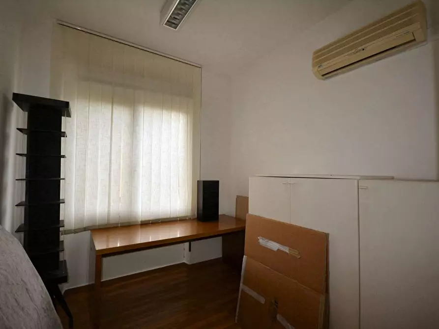 Immagine 2 di Attività artigianale in vendita  a Lucca