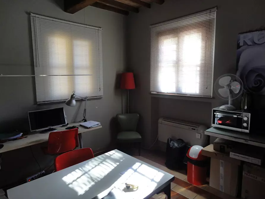 Immagine 8 di Ufficio in affitto  a Ponsacco