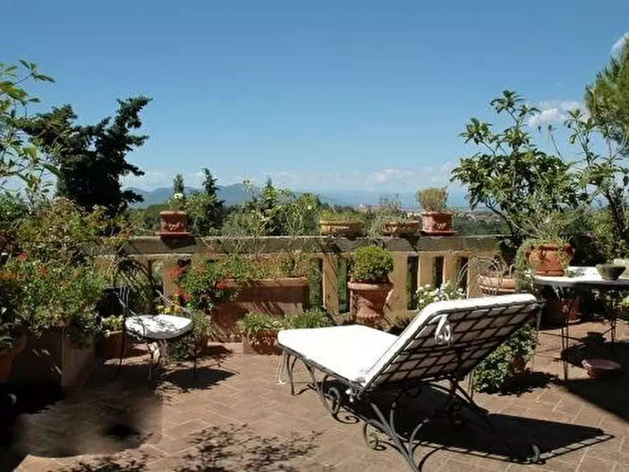 Immagine 11 di Villa in vendita  a Casciana Terme Lari