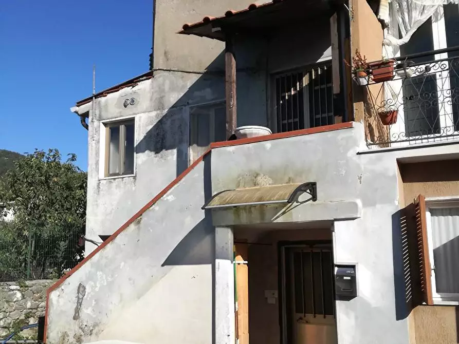 Immagine 1 di Casa semindipendente in vendita  a Carrara