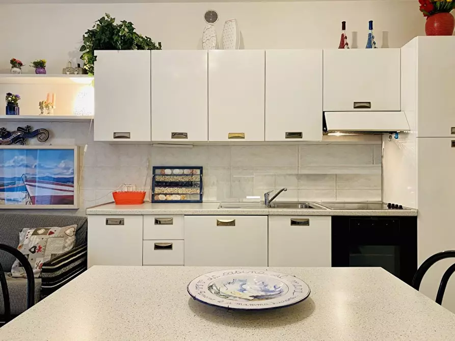 Immagine 5 di Appartamento in vendita  a Pietrasanta