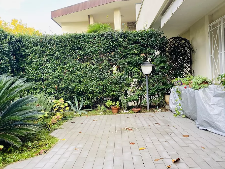 Immagine 24 di Appartamento in vendita  a Pietrasanta