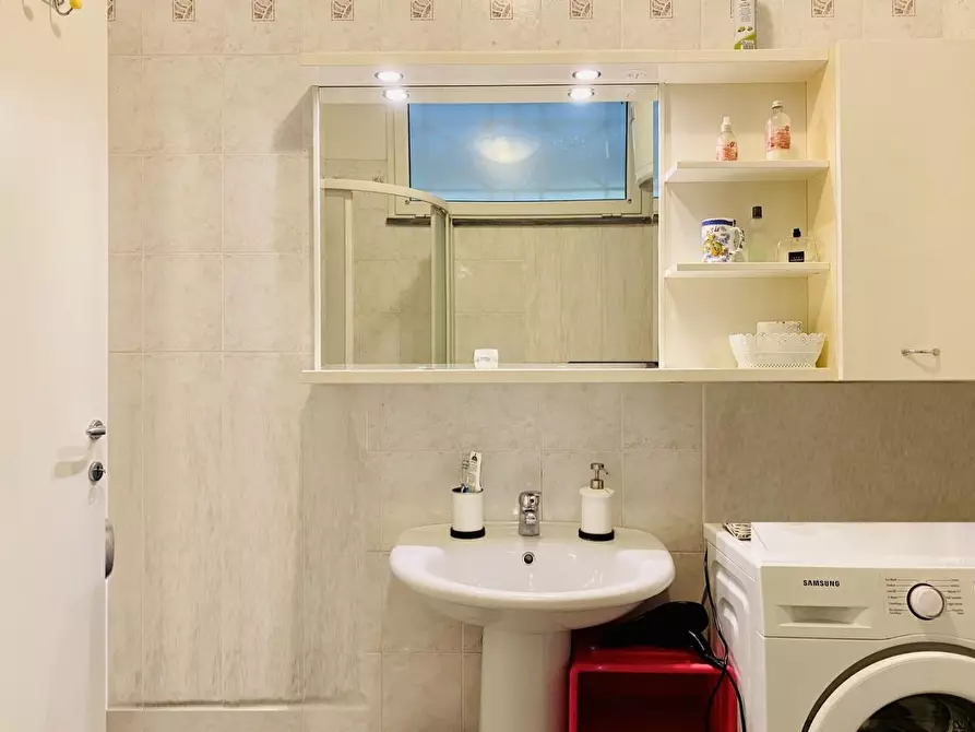 Immagine 12 di Appartamento in vendita  a Pietrasanta