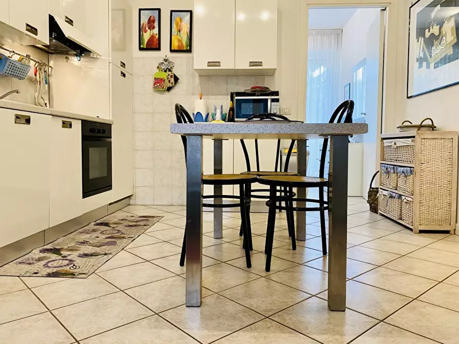 Immagine 2 di Appartamento in vendita  a Pietrasanta