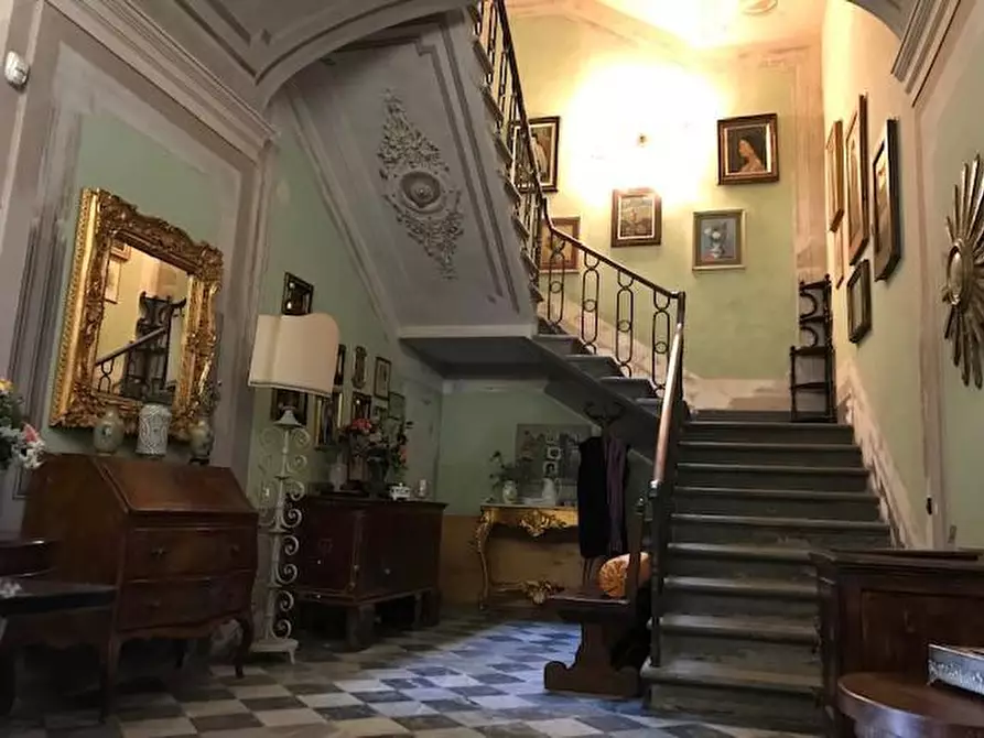 Immagine 2 di Villa in vendita  a Cascina