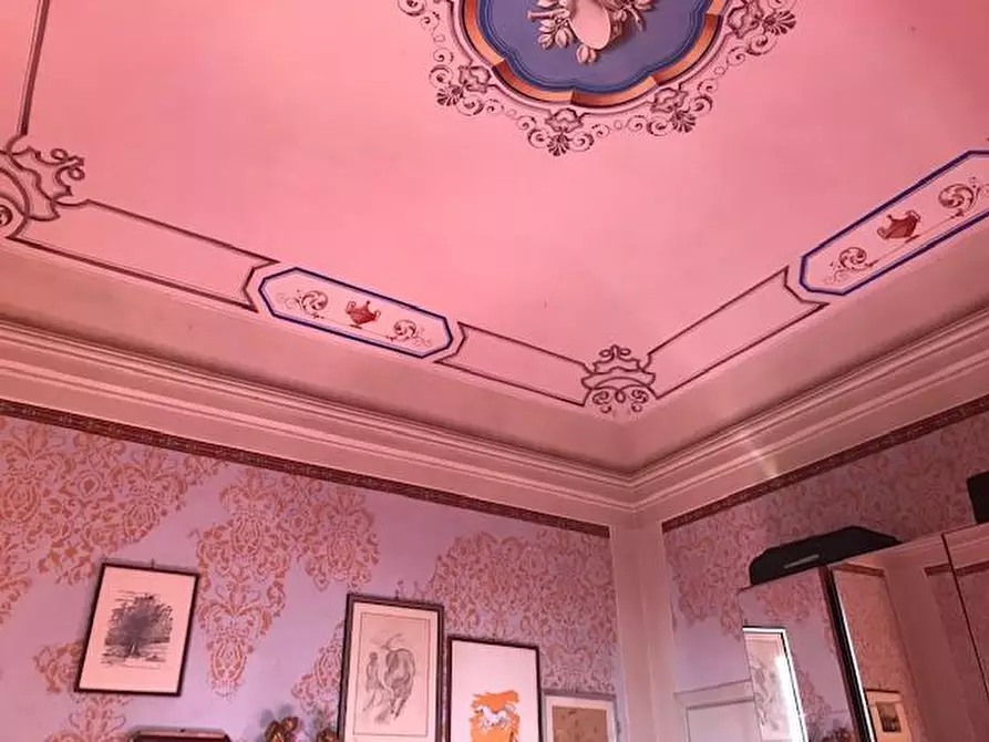 Immagine 35 di Villa in vendita  a Cascina