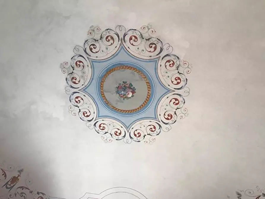 Immagine 34 di Villa in vendita  a Cascina