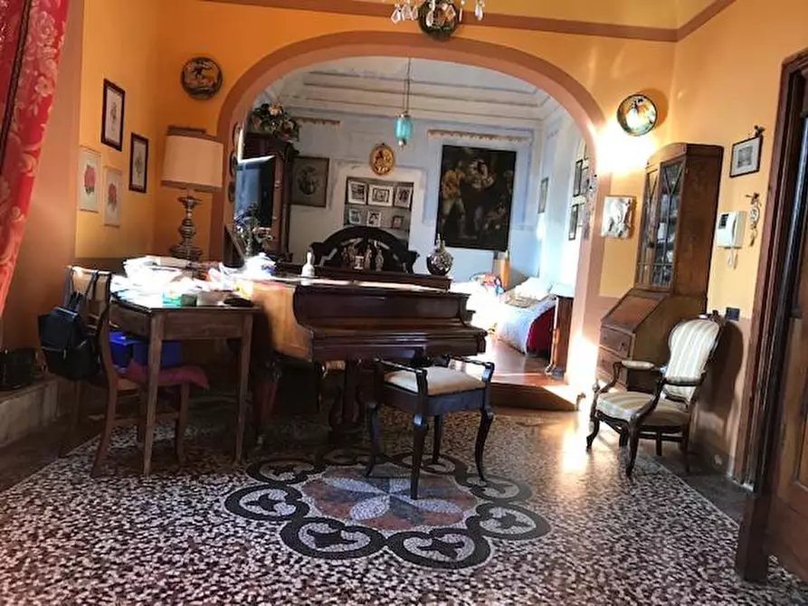 Immagine 11 di Villa in vendita  a Cascina