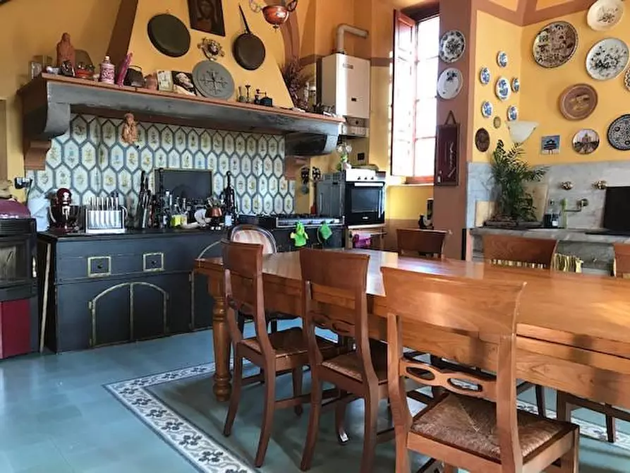 Immagine 10 di Villa in vendita  a Cascina