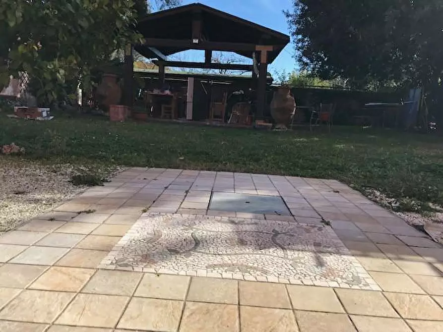 Immagine 14 di Villa in vendita  a Cascina