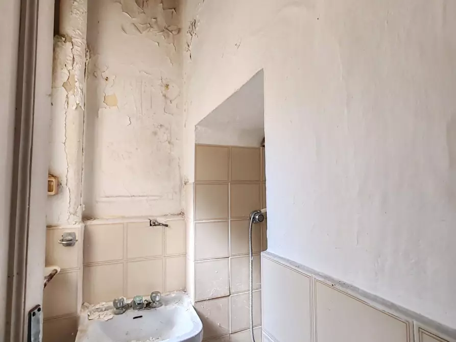 Immagine 4 di Appartamento in vendita  a Massa